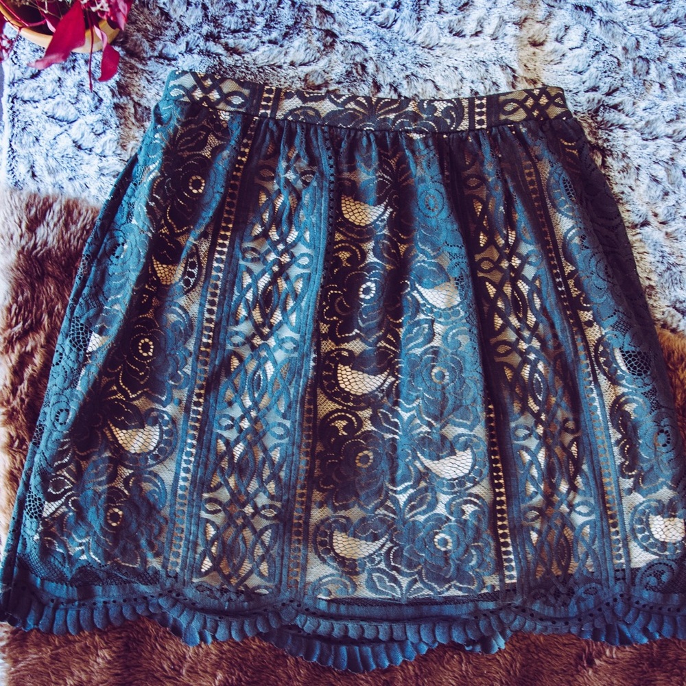Xhilaration Green Lace Skirt Size M (E6)